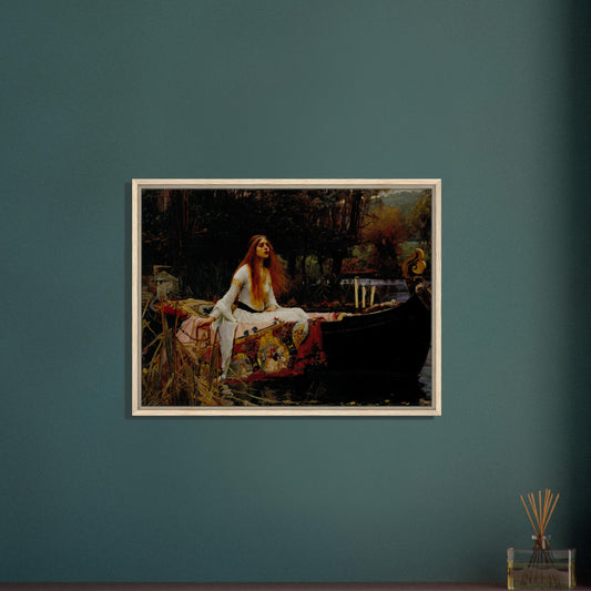 La Dame de Shalott de John William Waterhouse, œuvre préraphaélite reproduite sur toile avec cadre en bois clair, pour décoration murale.