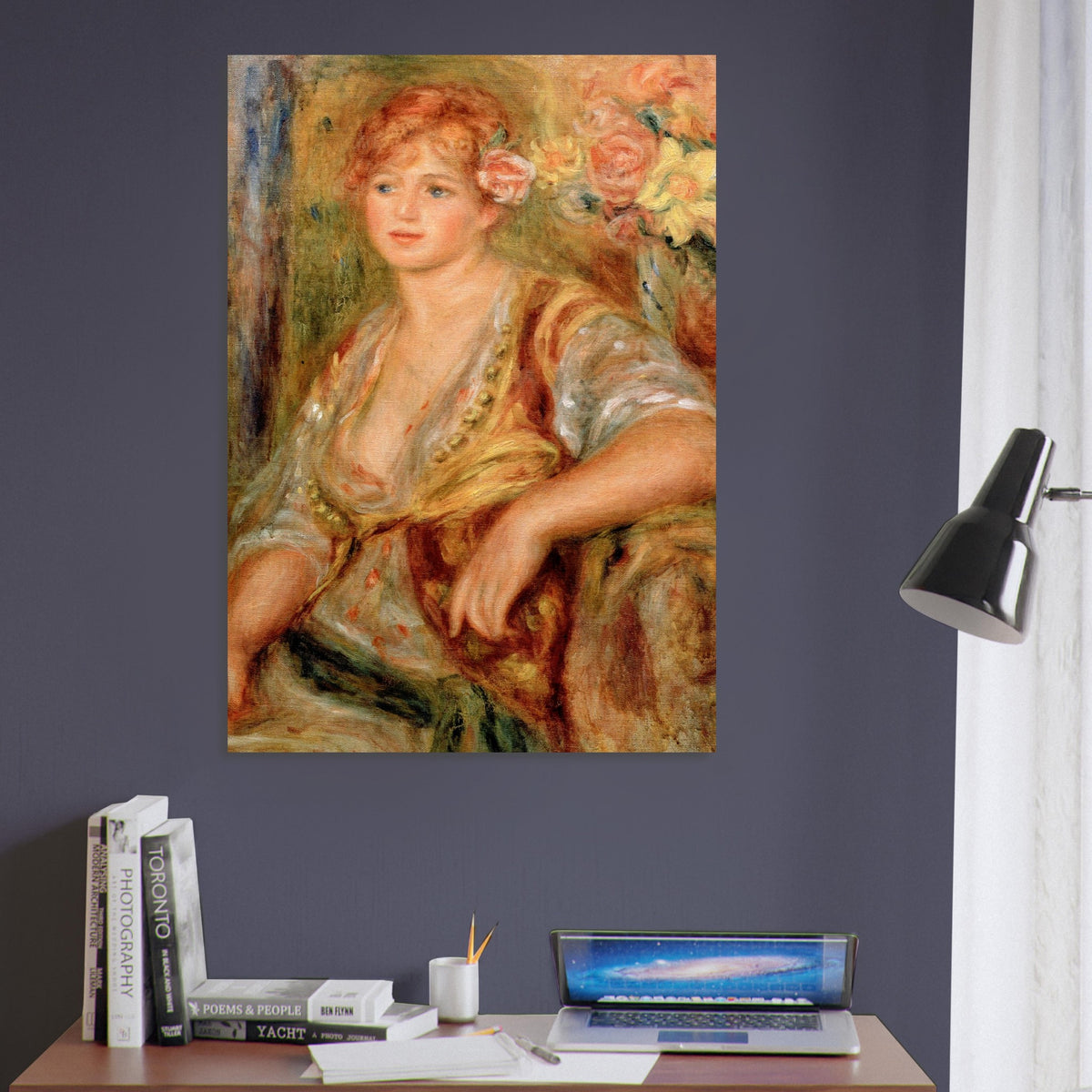 Blonde à la rose de Pierre-Auguste Renoir, œuvre impressionniste reproduite sur poster d’art d’après le tableau original, pour décoration murale.