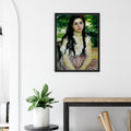 En été, La Bohémienne de Pierre-Auguste Renoir, œuvre impressionniste reproduite sur toile avec cadre noir, pour décoration murale.
