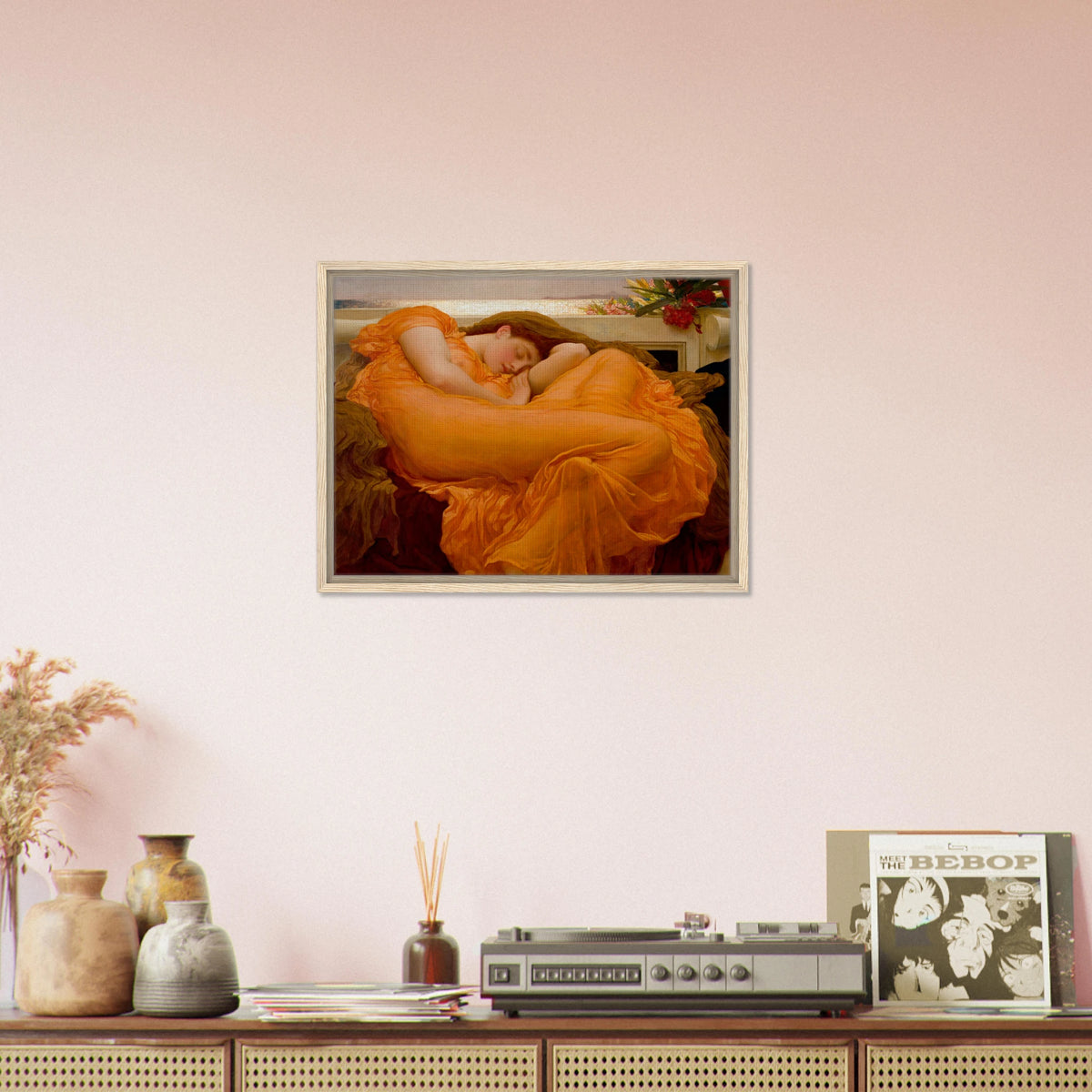 Flaming June de Frederic Leighton, œuvre académique reproduite sur toile avec cadre en bois clair, pour décoration murale.